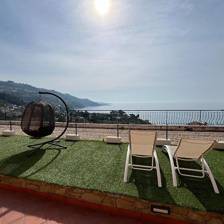 Agriturismo Un Mare Di Fiori Villa Ventimiglia Bagian luar foto