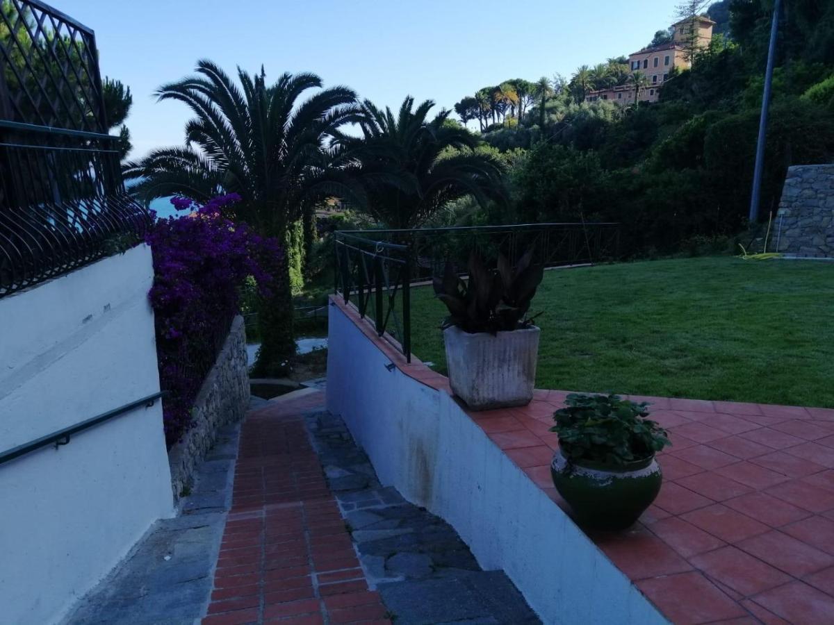 Agriturismo Un Mare Di Fiori Villa Ventimiglia Bagian luar foto