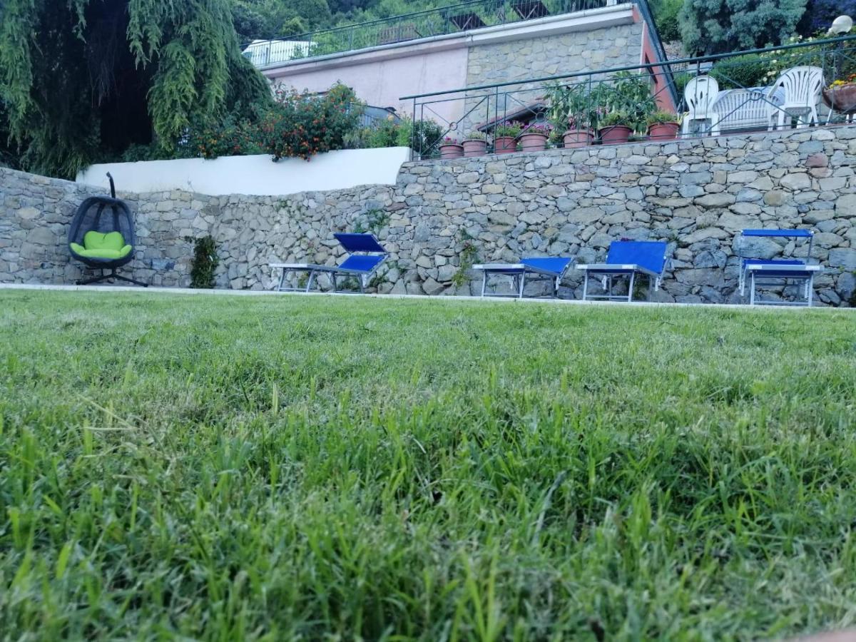 Agriturismo Un Mare Di Fiori Villa Ventimiglia Bagian luar foto