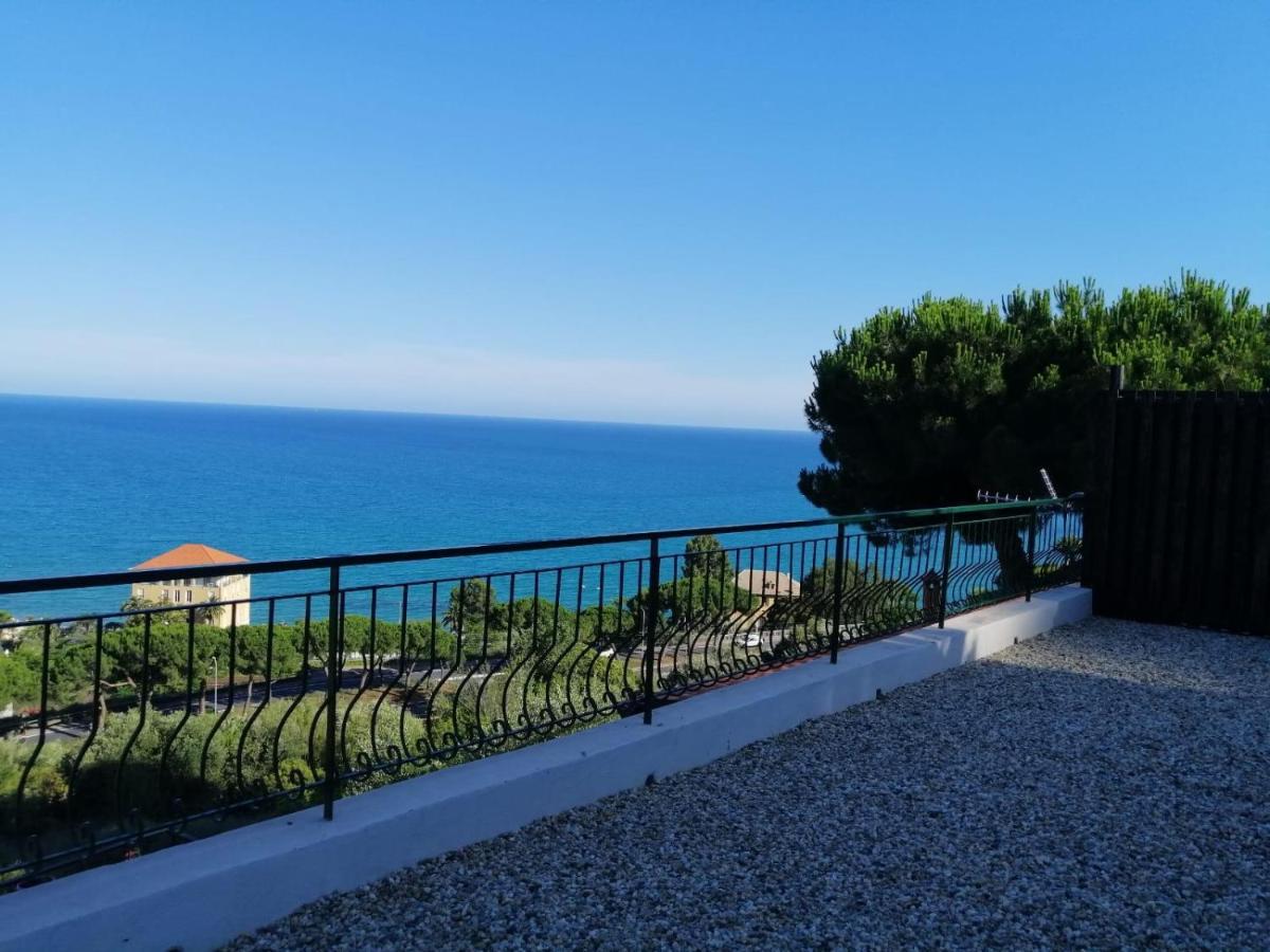 Agriturismo Un Mare Di Fiori Villa Ventimiglia Bagian luar foto