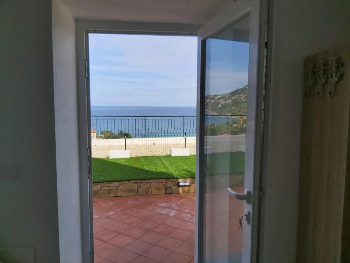 Agriturismo Un Mare Di Fiori Villa Ventimiglia Bagian luar foto