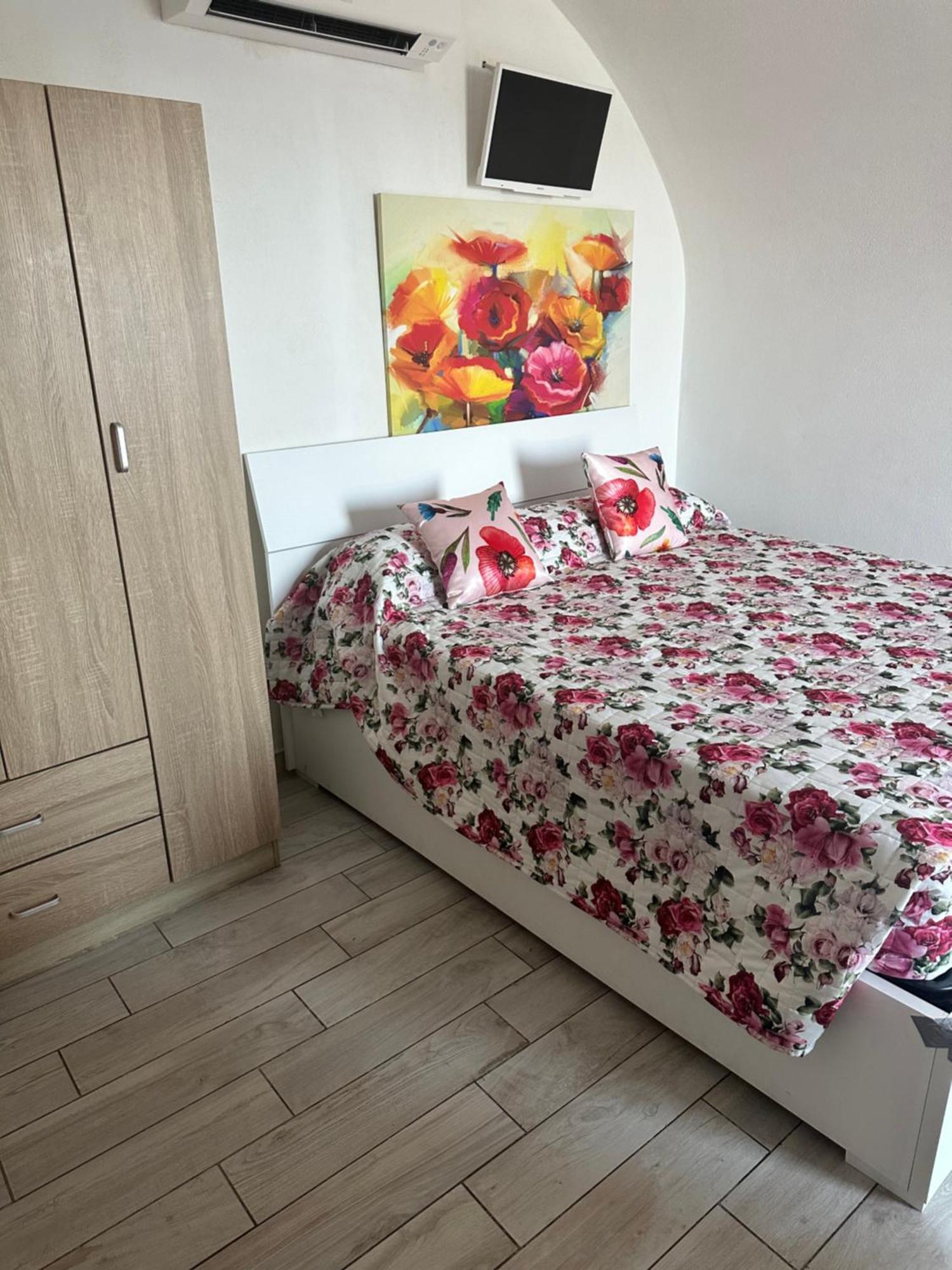 Agriturismo Un Mare Di Fiori Ventimiglia Bagian luar foto