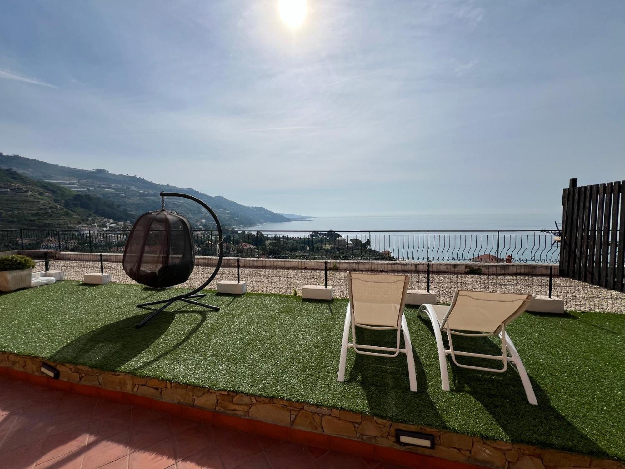 Agriturismo Un Mare Di Fiori Villa Ventimiglia Bagian luar foto