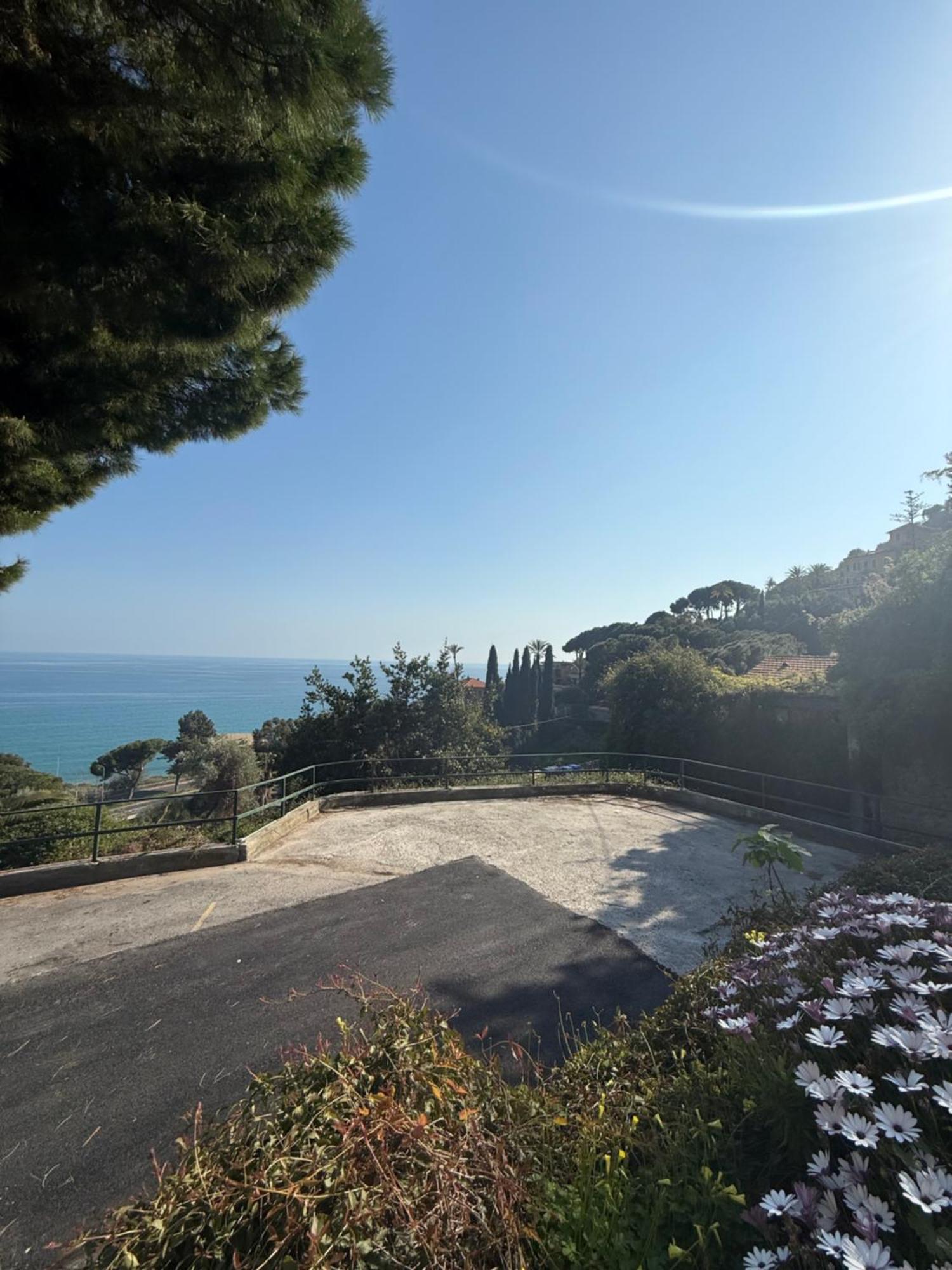 Agriturismo Un Mare Di Fiori Ventimiglia Bagian luar foto