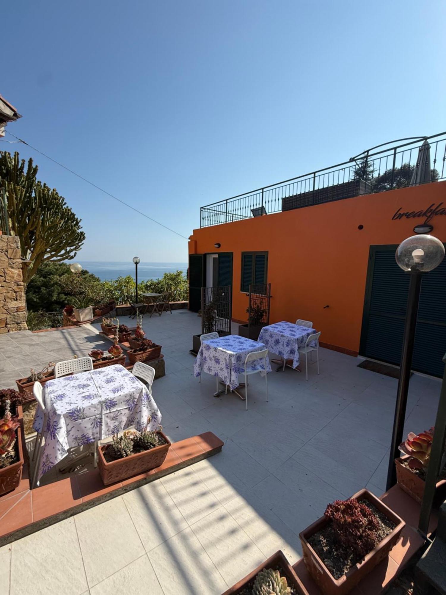 Agriturismo Un Mare Di Fiori Ventimiglia Bagian luar foto