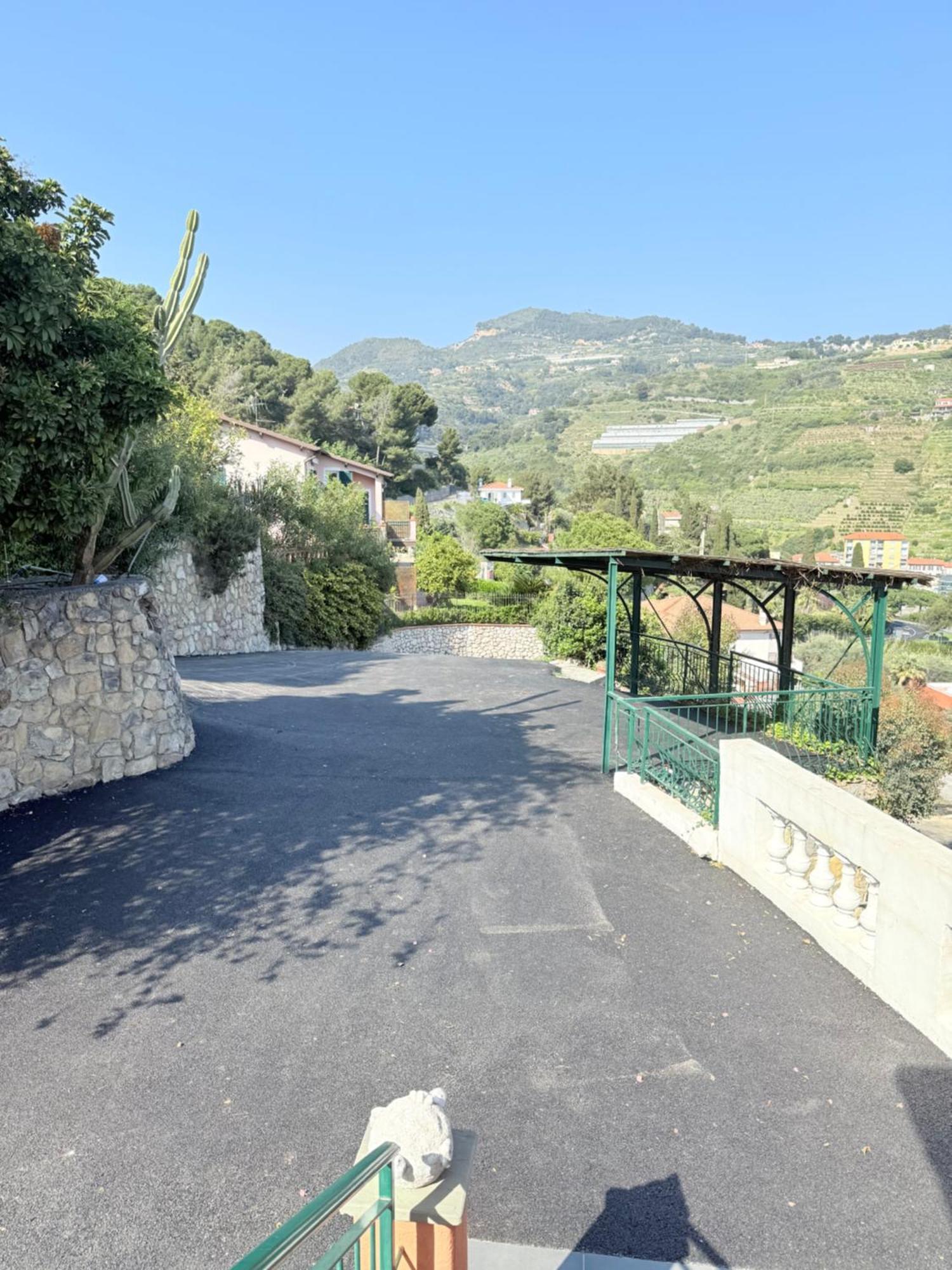 Agriturismo Un Mare Di Fiori Ventimiglia Bagian luar foto