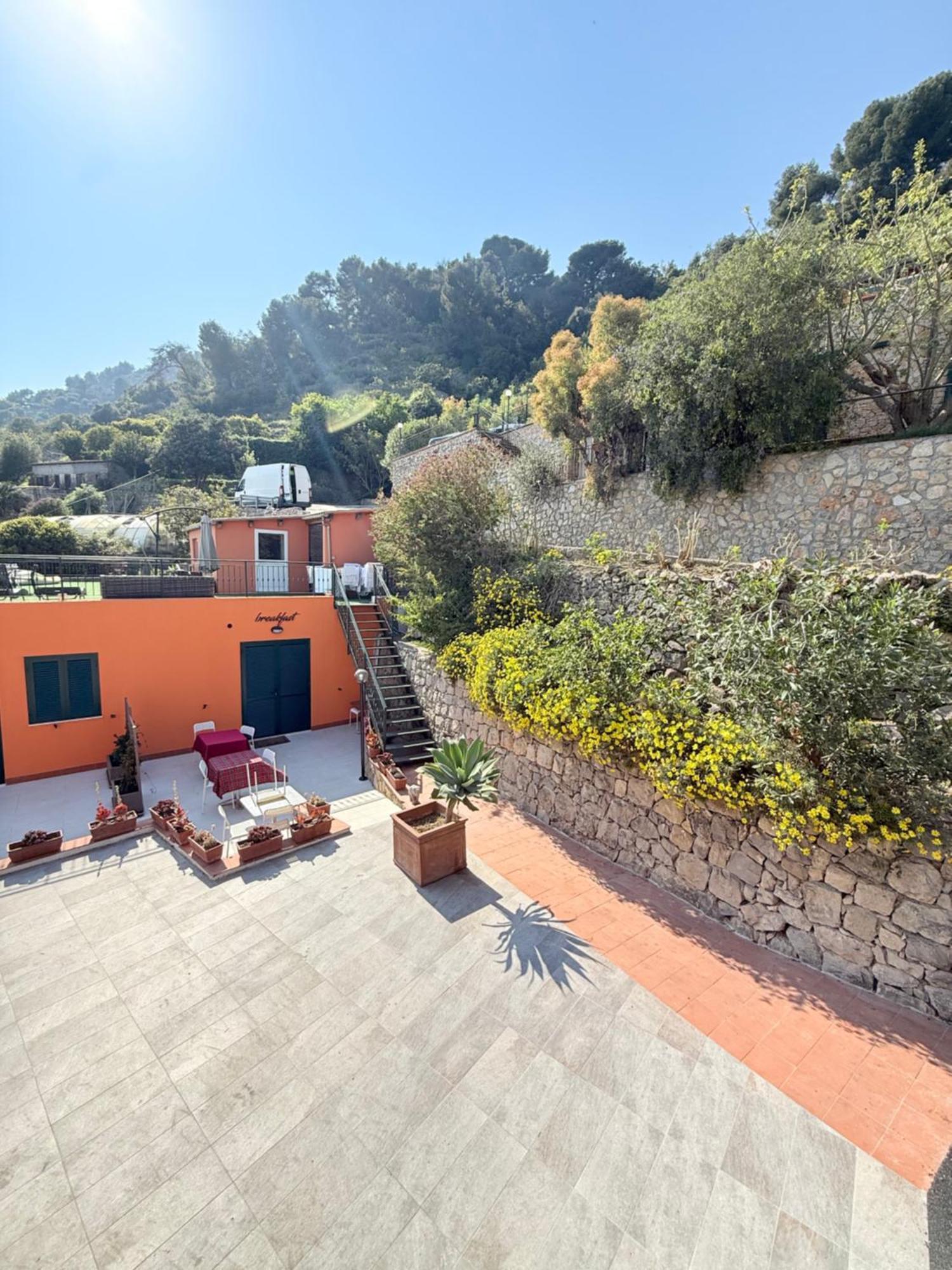 Agriturismo Un Mare Di Fiori Ventimiglia Bagian luar foto