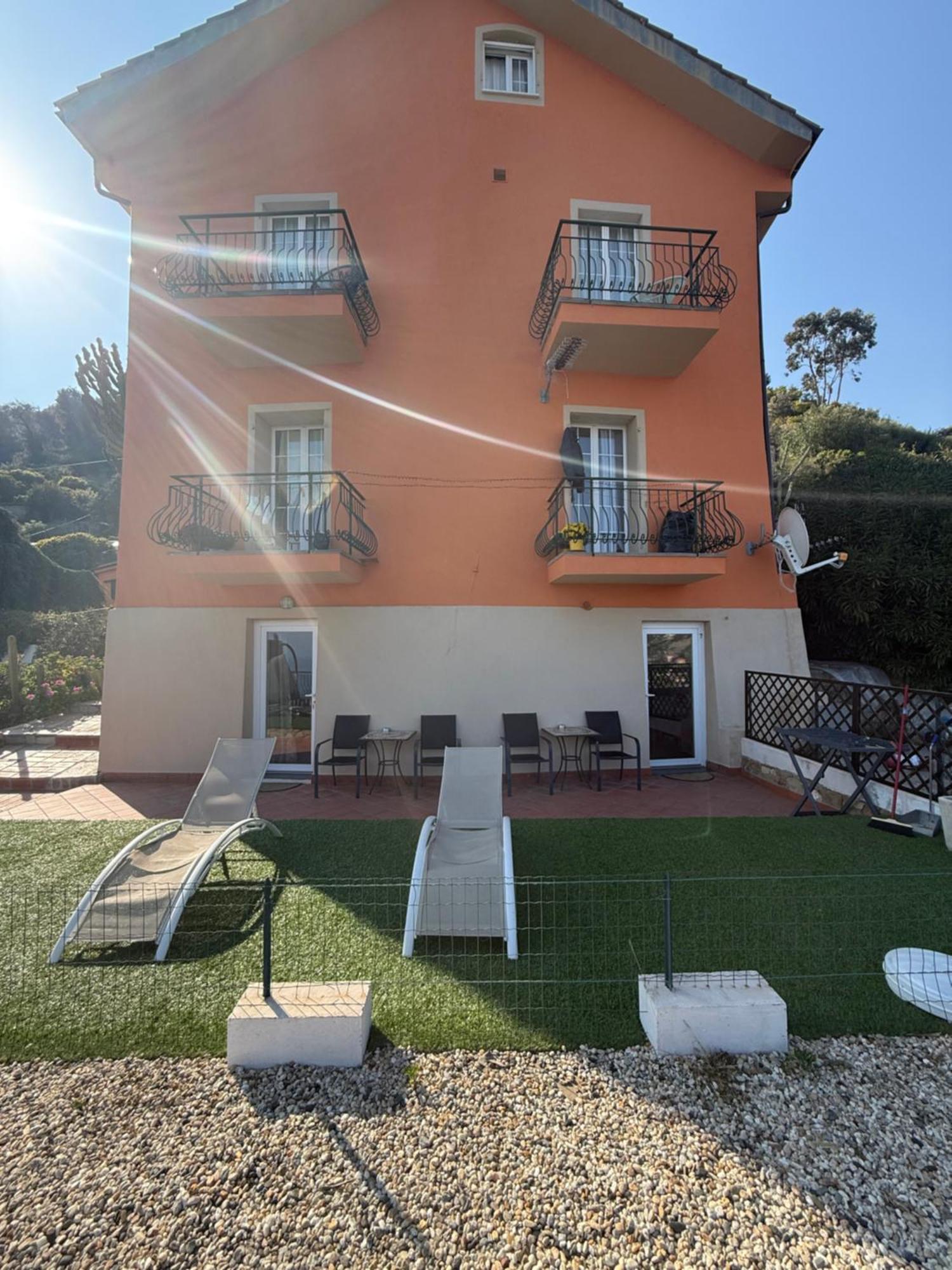 Agriturismo Un Mare Di Fiori Ventimiglia Bagian luar foto