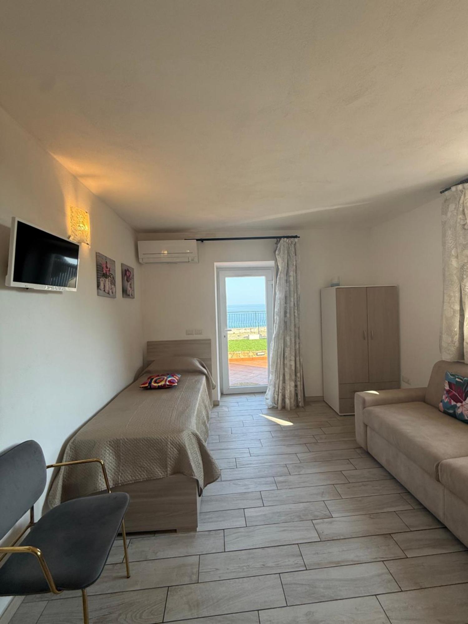 Agriturismo Un Mare Di Fiori Ventimiglia Bagian luar foto