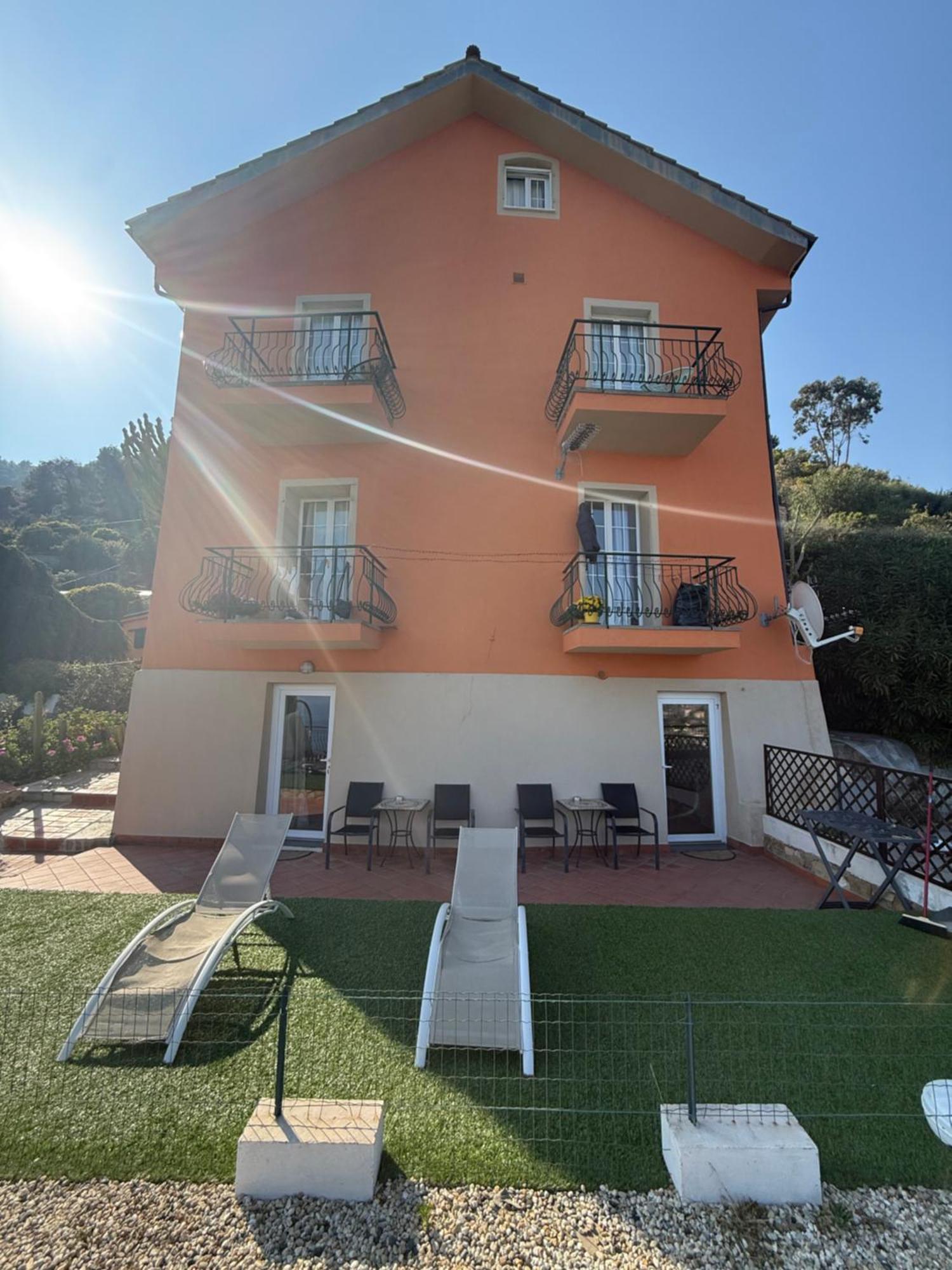 Agriturismo Un Mare Di Fiori Ventimiglia Bagian luar foto