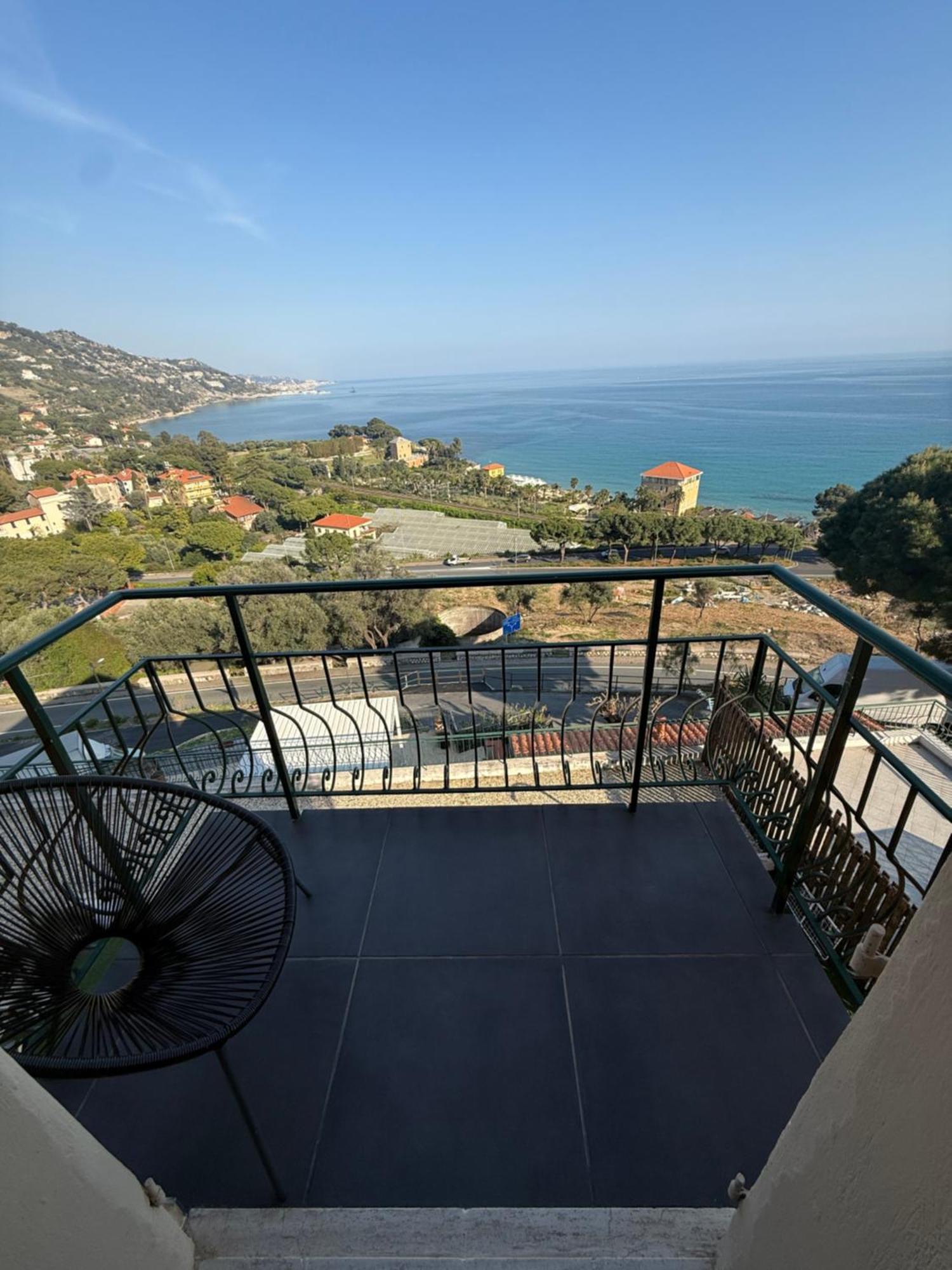 Agriturismo Un Mare Di Fiori Ventimiglia Bagian luar foto