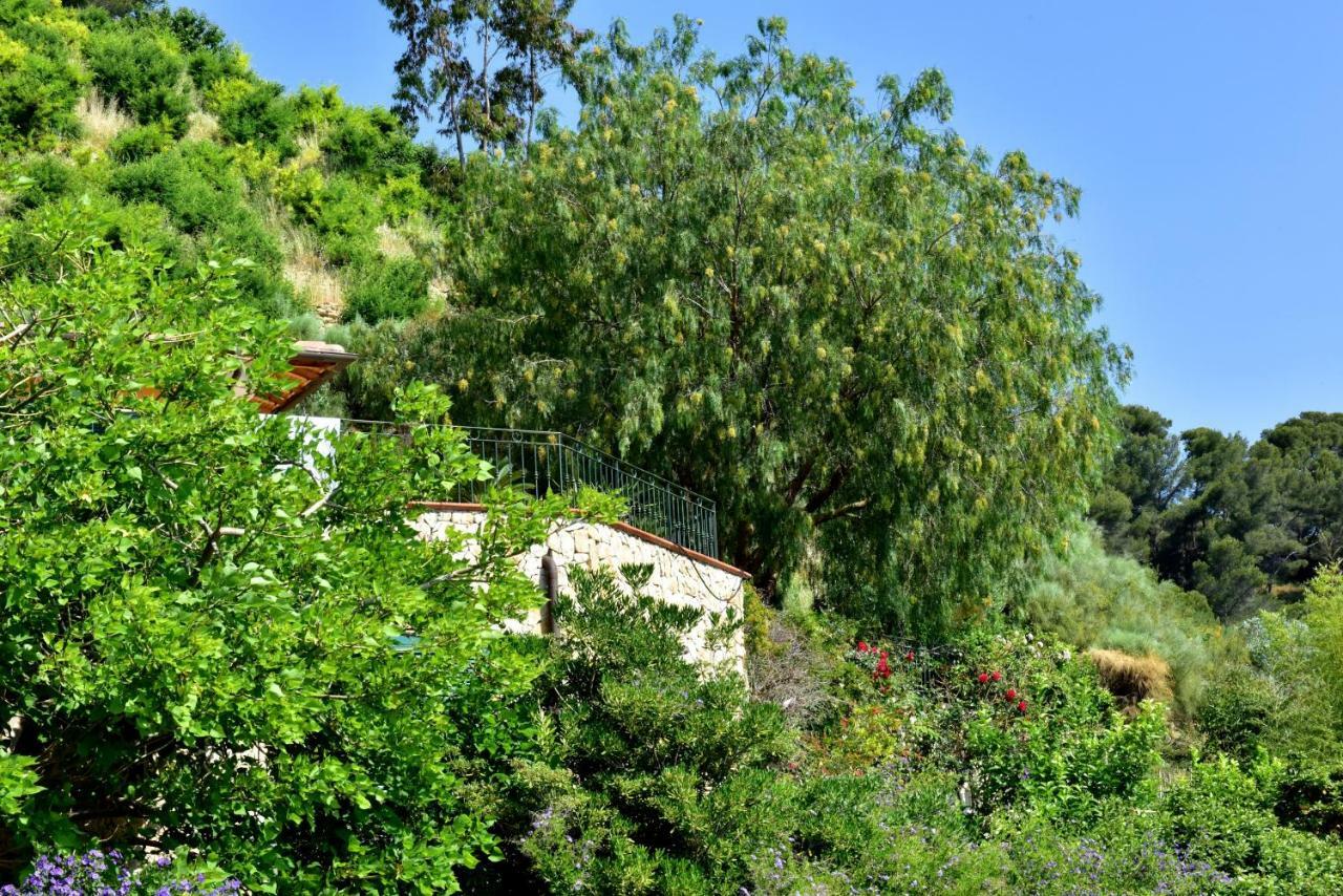 Agriturismo Un Mare Di Fiori Villa Ventimiglia Bagian luar foto