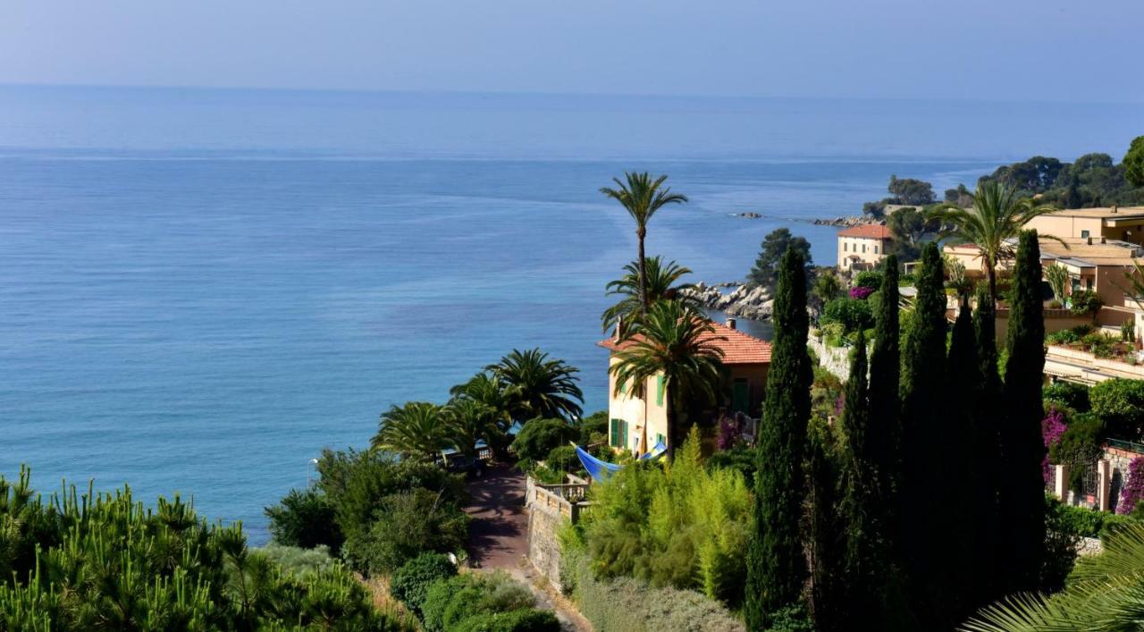 Agriturismo Un Mare Di Fiori Villa Ventimiglia Bagian luar foto