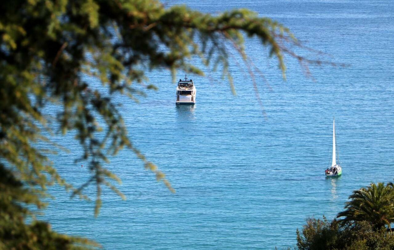 Agriturismo Un Mare Di Fiori Villa Ventimiglia Bagian luar foto